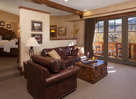 Living area of Deluxe Executive Suite at Hotel Park City